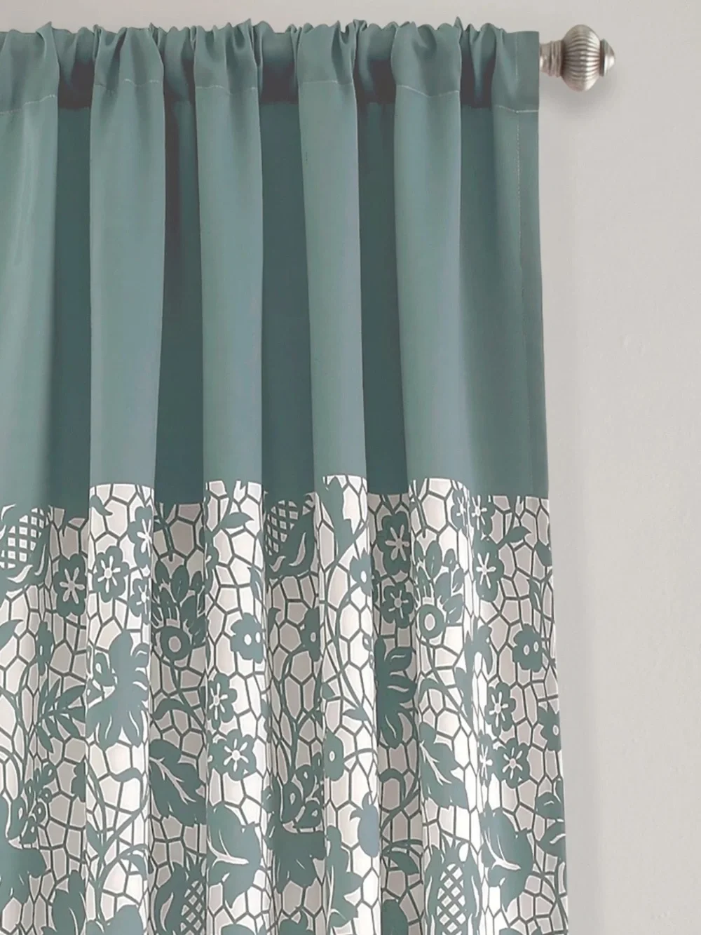 LUSH DÉCOR Estate Garden Print Curtains Light Filtering Window Panel Set for Liv